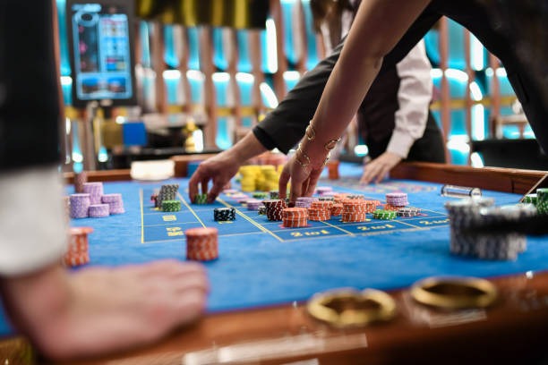 sisusan88 mobile app running live-dealer blackjack and Liga 1 sportsbook on Android phone